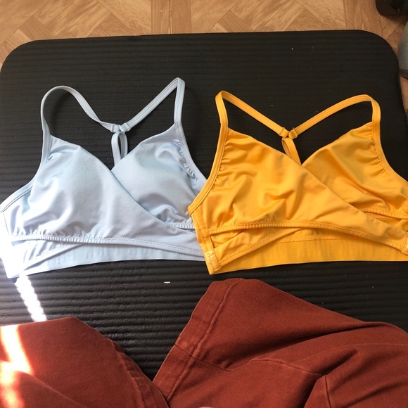 LOT OF 2 Victorias Secret Wrap Sports Bra Small - Picture 4 of 7